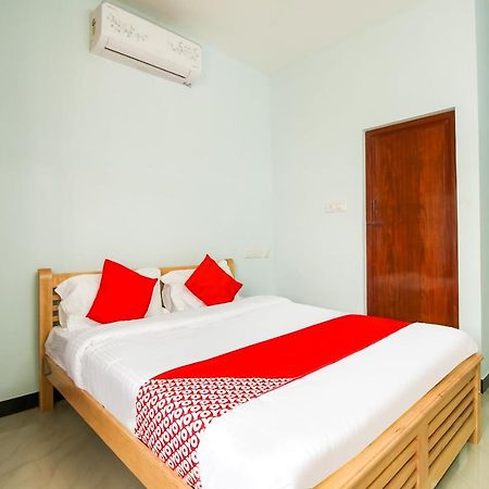 โอโย 71549 ศรีไส อพาร์ตเมนต์ Hotel Mettuppalaiyam  ภายนอก รูปภาพ